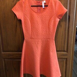 Alya Salmon colored short sleeved dress